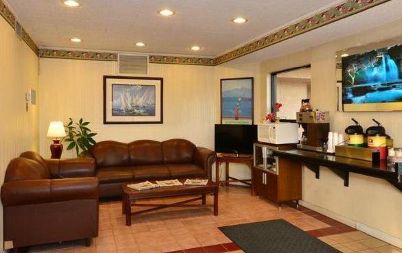 Days Inn By Wyndham Ontario Airport Exterior photo